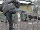 Один карбюратор, один генератор, один радиатор: как житель Аннинского района залез в чужой дом 