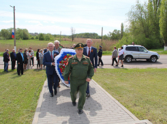 В Таловой возложили венки к местам Воинской Славы 