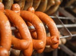 В Воронежской области выросли цены на сосиски и мясо