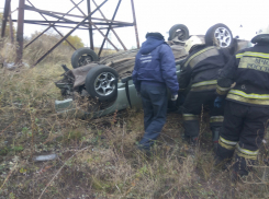 ВАЗ улетел в кювет в Аннинском районе: есть пострадавшие
