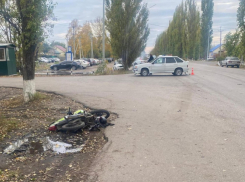 В Боброве автомобилистка сбила подростка на мотоцикле