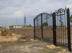 В посёлке Михайловский Панинского района проходит обустройство кладбища