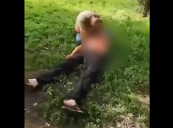 В парке пгт Анна мужчину ударили ножом в шею