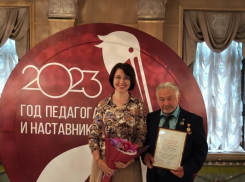 Педагога из Эртильского района поздравили воронежские госавтоинспекторы 