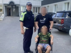 В Панинском районе полицейские доставили в больницу 8‑летнего мальчика, получившего травму