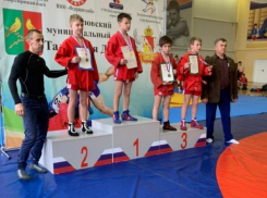 Таловские спортсмены завоевали четыре «золота» на турнире по самбо