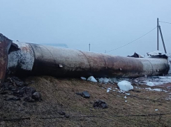 В поселке Нижняя Каменка упала водонапорная башня