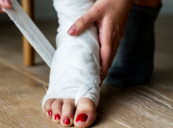 В Воронежской области за неделю из-за гололёда пострадали почти 900 жителей