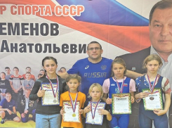 Эртильские спортсменки приняли участие в турнире по женской (вольной) борьбе