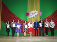 В Панинском районе поздравили педагогов