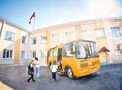 Школы Аннинского района получили три новых автобуса