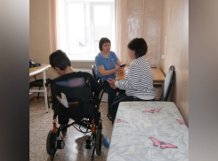 В Бобровском районе прошли выездные консультации врачей для детей с ОВЗ