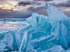 9 жителей Воронежской области травмировал упавший с крыши лёд