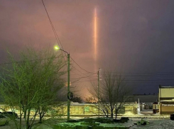 Жители Воронежской области заметили в небе световые столбы