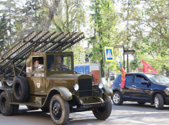В Боброве в преддверии Дня Победы прошли два автопробега