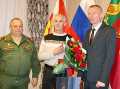 Ветерану СВО из Таловского района вручили орден Мужества