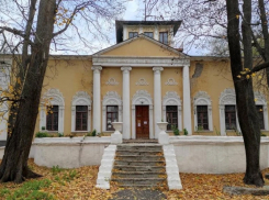 В Бобровском районе отреставрируют историческое здание Хреновского конезавода