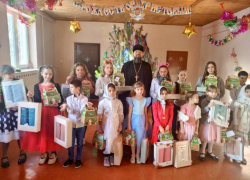 Дари радость. Добровольцы Панинского благочиния поздравили воспитанников социально-реабилитационного центра с Рождеством