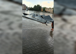 В Панино после грозы сорвало крышу и пропало электричество