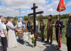 В Панинском районе прошёл крестный ход к Святому источнику