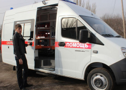 В Таловскую райбольницу передали новый автомобиль «скорой»