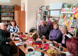 В Панинской районной библиотеке прошла встреча «Души запасы золотые»