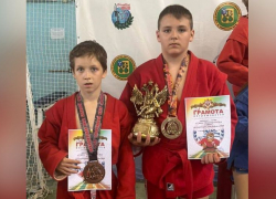 Таловские самбисты завоевали две медали на межрегиональном турнире