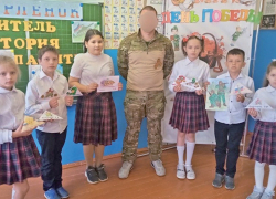 Эртильские школьники встретились с бойцом СВО