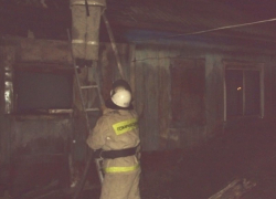 В одном из сёл Аннинского района загорелась надворная постройка