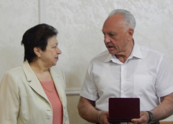 Педагогу из Аннинского района вручили награду по Указу В.В. Путина