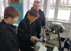 Сельская школа Бобровского района приобрела токарный станок
