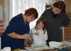 Жителей Аннинского района приглашают на выставку картин, нарисованных утюгом