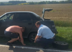 В Эртильском районе сотрудники ДПС оказали помощь автомобилисту