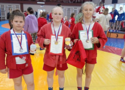 Таловские спортсменки завоевали пять медалей на межрегиональном турнире по самбо