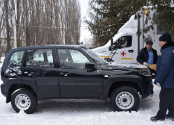 В Эртильскую районную больницу купили новое оборудование и автомобиль