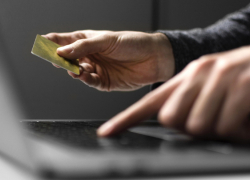 Онлайн-сервисам запретят автоматически списывать деньги за цифровые подписки