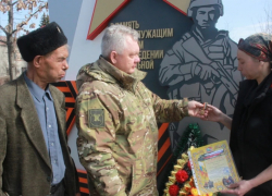В Панино медаль участника СВО передали его жене