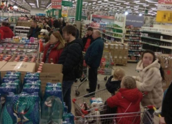 Чиновники задумались о разгоне новогодних очередей в магазинах Воронежской области