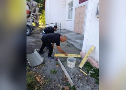 В бобровском селе Тройня благоустраивают местный ДК