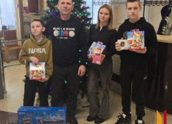 Многодетная семья из Панинского района получила подарки в рамках акции «Ёлка желаний»