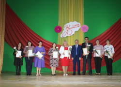 В Панинском районе поздравили педагогов