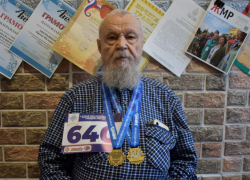 87-летний спортсмен из Аннинского района выиграл два «золота» на открытом турнире