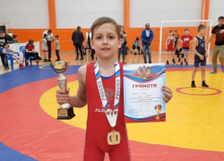 Десятилетний борец из Панинского района завоевал «золото» на турнире