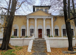 В Бобровском районе отреставрируют историческое здание Хреновского конезавода