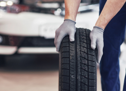 Жителям Воронежской области порекомендовали сменить резину на машине