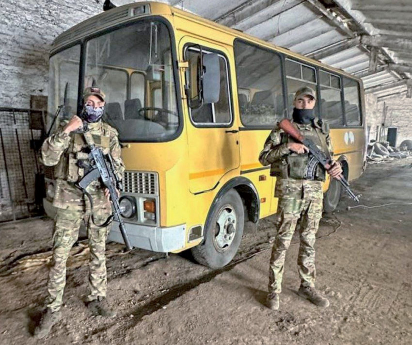 Эртильские волонтёры передали автобус ПАЗ морским пехотинцам
