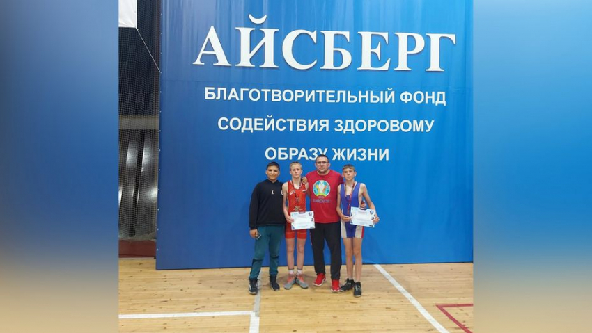 Эртильские борцы завоевали две медали на межрегиональном турнире