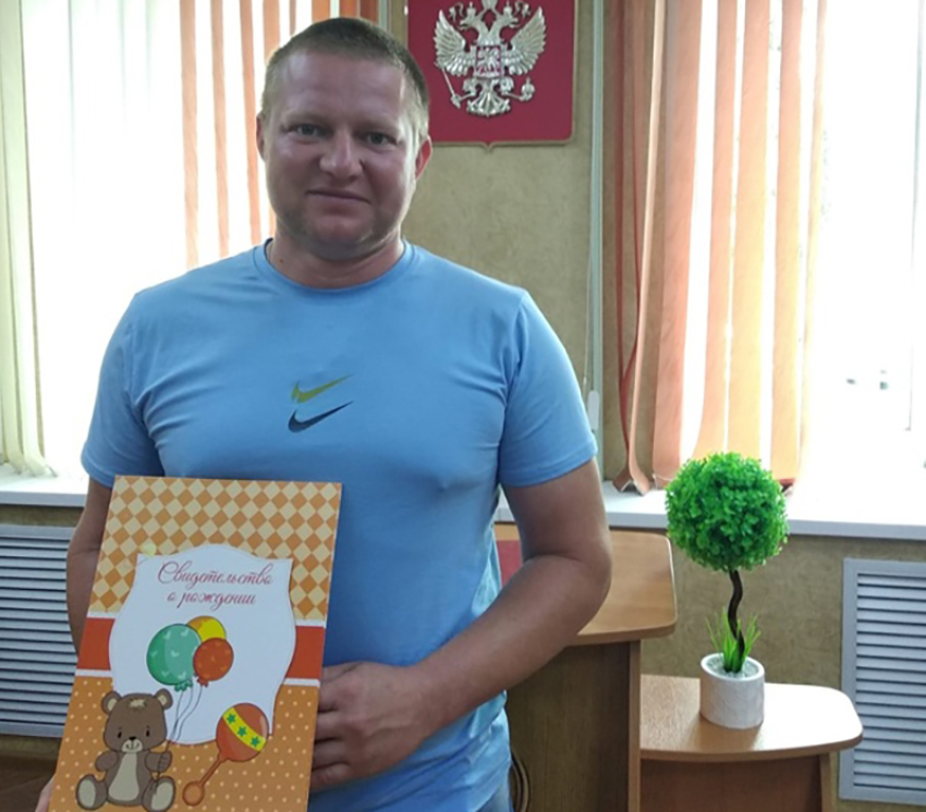В Анне, в канун Дня России,  поздравили молодые семьи с новорожденными 