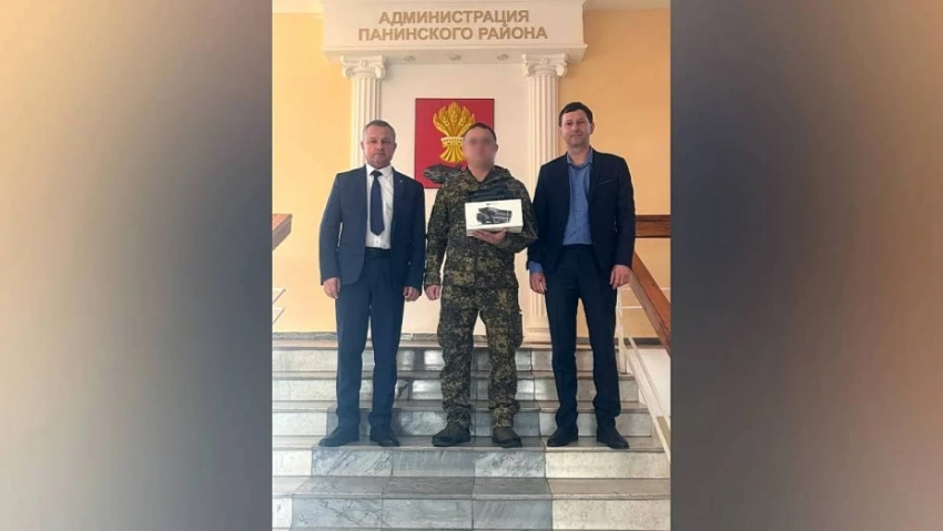 Жители Панинского района передали участнику СВО квадрокоптер
