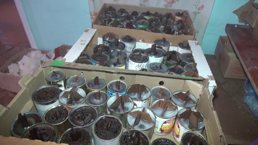 Три сестры из Таловского района подготовили для бойцов СВО блиндажные свечи